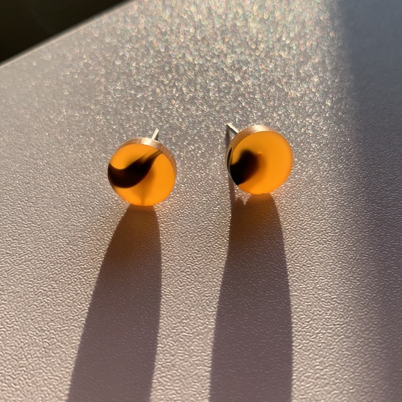 ‼️FINAL PRICE‼️Orange & Black Swirl Pattern Earrings - Picture 3 of 5